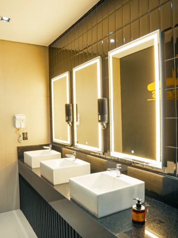 Vestiário com secador de cabelo da A+ Fitness Premium